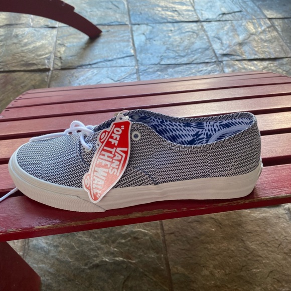 NEW IN BOX VINTAGE LADIES VANS 8.5 - Picture 3 of 6